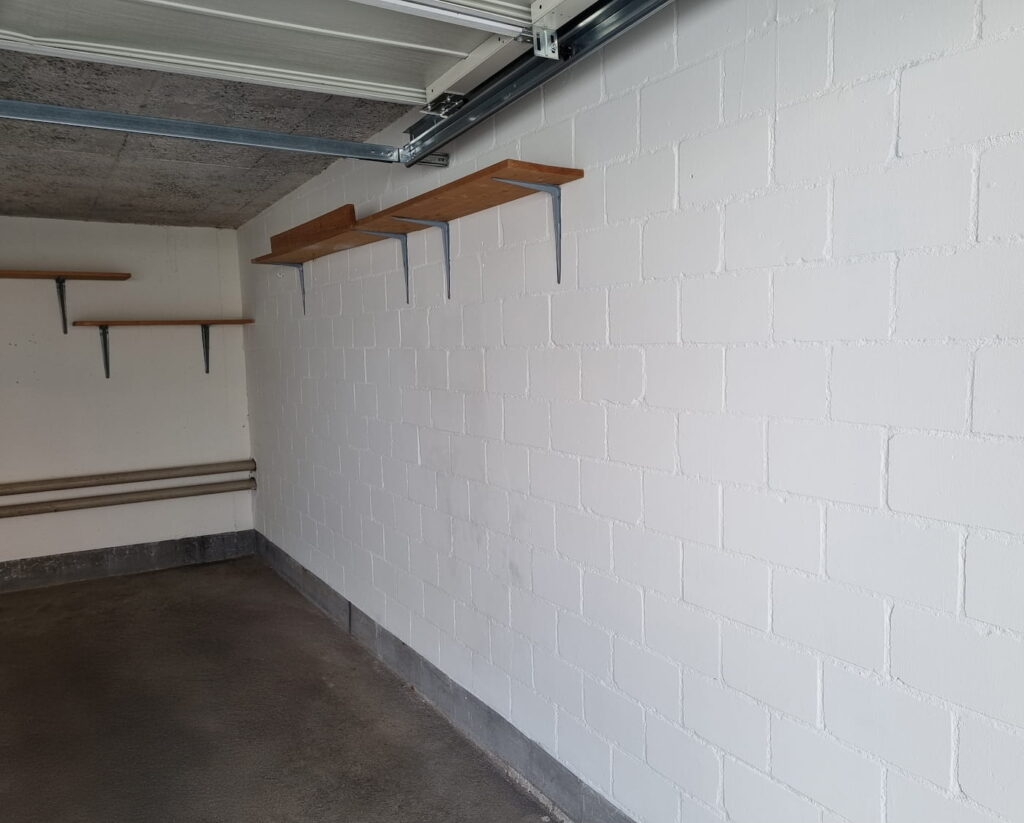 Gestrichene Garagenbox